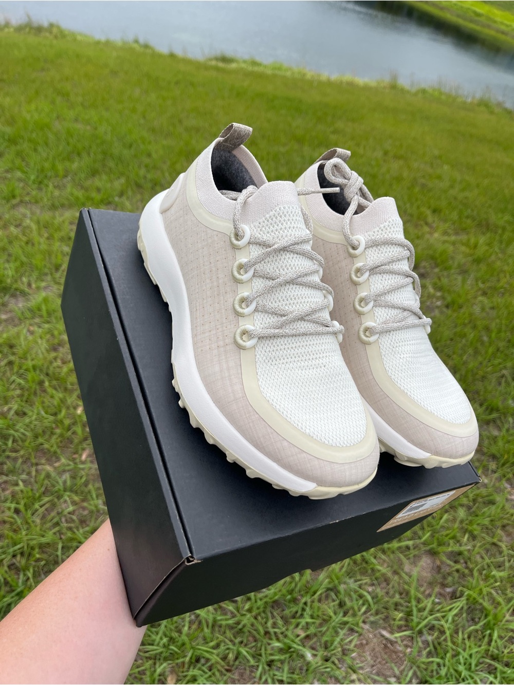 New In Box Mens Trail Runner SWT in Natural White Sneakers Size 8/W9.5